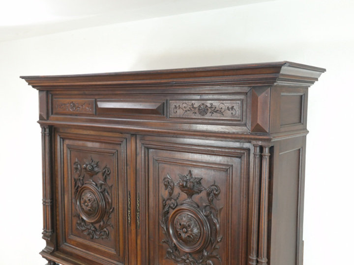 フランスアンティークアンリ2世様式サイドボード/キャビネット