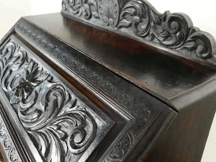 アンティーク風ビューロー 彫刻装飾付き 暖かな飴色のオーク♪ ライティングビューロー VC108-221