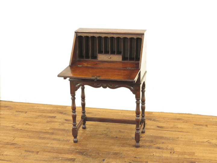 小ぶりなサイズ ライティングビューロー 55714 アンティーク家具