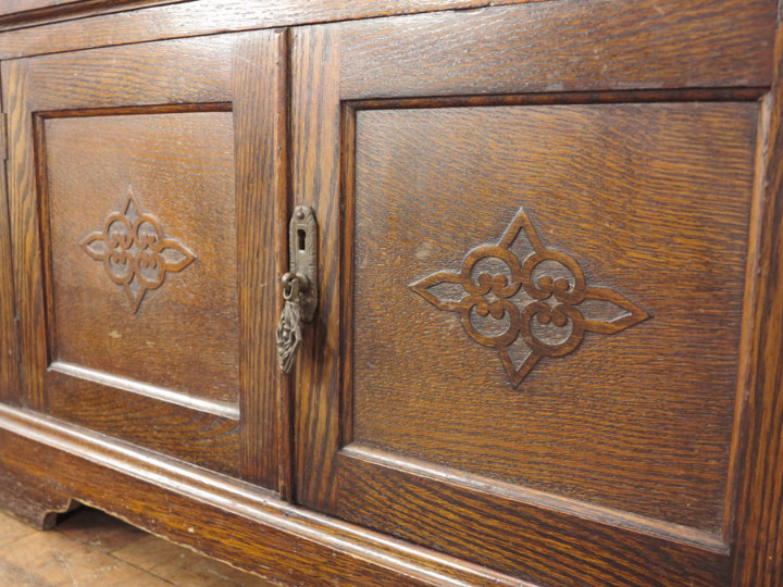 扉付きチェスト 56443 アンティーク家具 ウェブサイト商品一覧 日本