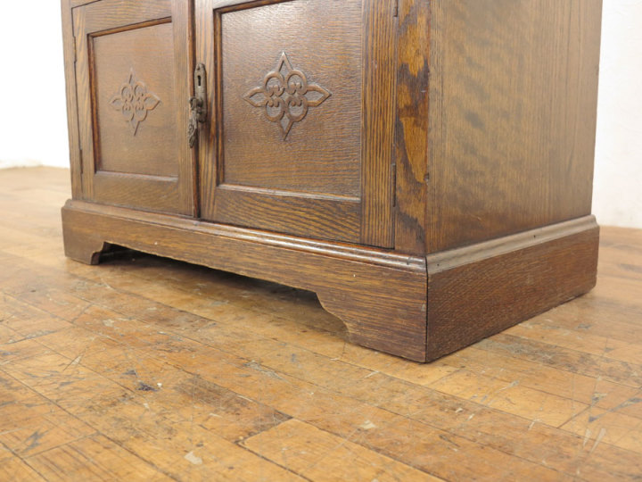 扉付きチェスト 56443 アンティーク家具 ウェブサイト商品一覧 日本