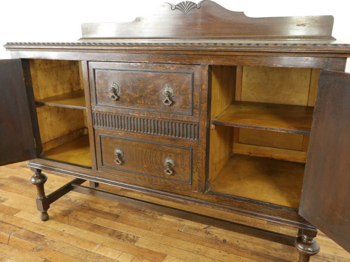 【大幅お値下げ】木製アンティーク家具/サイドボード(1840×1265×530) 1920年代クラシカルな英国オーク材サイドボード（横幅137cm