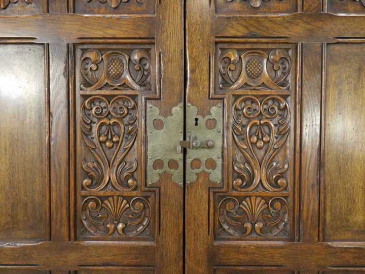 内部に棚収納付きのワードローブ 57266 アンティーク家具 ウェブサイト