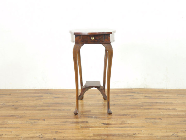 サイドテーブル造作 05_11_s02_l02_main_01.webp