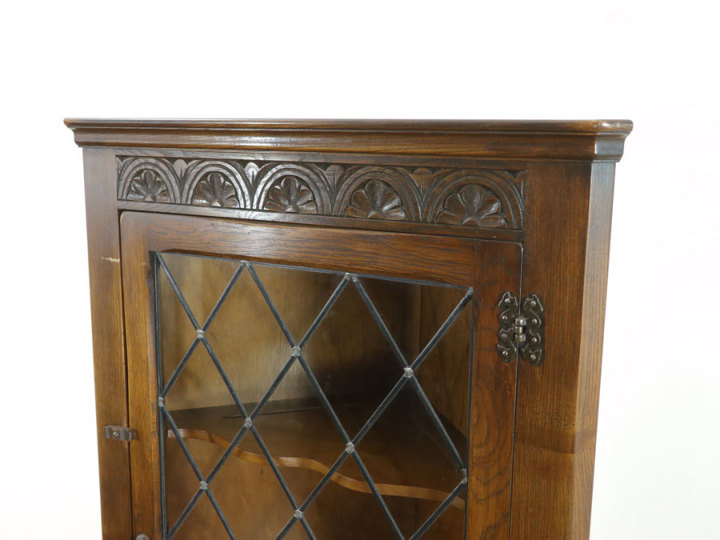 ヴィンテージ 家具 鍵付 コーナーキャビネット ラック 約86x57x52cm ヴィンテージ 家具 鍵付 コーナーキャビネット ラック 約