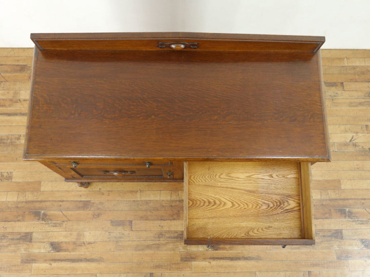 ツイストレッグ サイドボード 57309 アンティーク家具 ウェブサイト