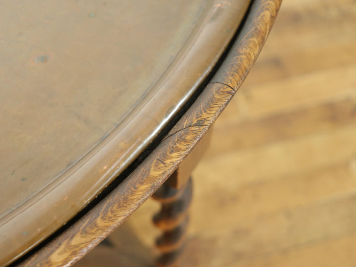 珍しい天板のツイストレッグサイドテーブル 57478 アンティーク家具