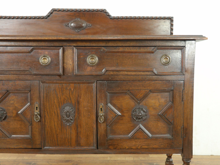 ツイストレッグ サイドボード 57496 アンティーク家具 ウェブサイト