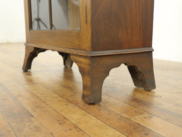 小ぶりサイズ ブックケース 57532 アンティーク家具 ウェブサイト商品