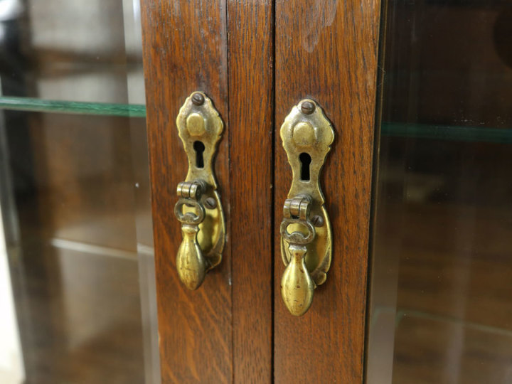 ブックケースのようなデザイン 面取りガラス ショーケース 57641