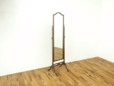 �V���o���~���[�@�S�g���@�A���e�B�[�N�Ƌ�