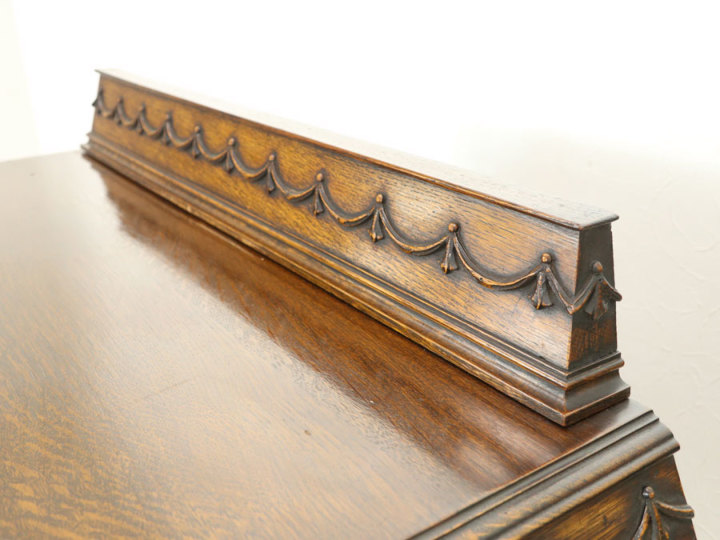 リボンのような彫刻が可愛い 英国チェスト 57767b アンティーク家具