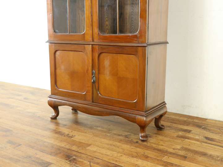 ブックケースあるいはショーケース 57826 アンティーク家具 ウェブ