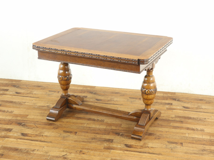 イギリスアンティーク家具らしい上品さ テーブル・チェア4脚セット 
