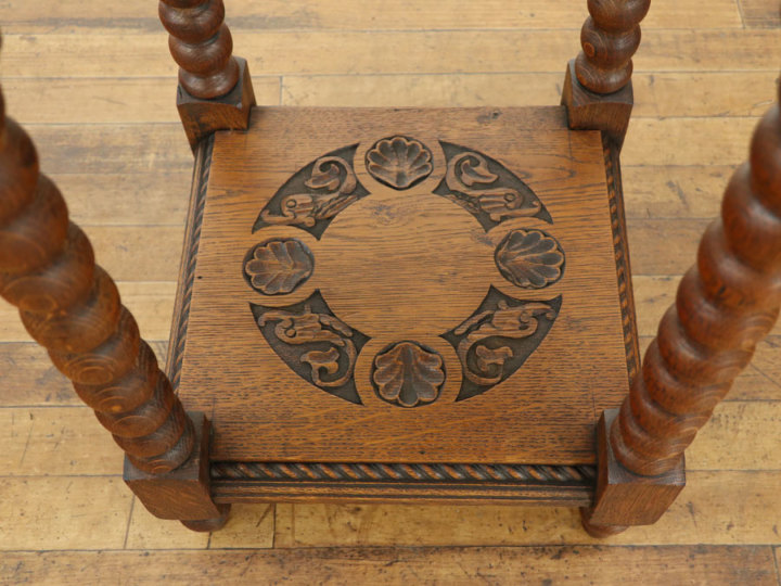 イギリス アンティーク サイドテーブル 飾り台 花台 家具 彫刻装飾