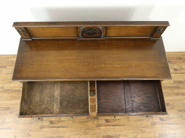 ゴシックを感じる 大きめサイズの英国サイドボード 58088 アンティーク