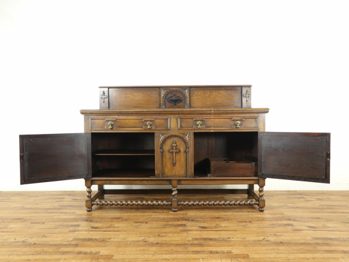 ★昭和レトロ★高級サイドボード★アンティーク★ ゴシックを感じる 大きめサイズの英国サイドボード 58088