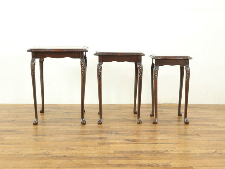 アンティーク　レザー　テーブル 赤いレザーがかっこいい ネストテーブル 58397 アンティーク家具