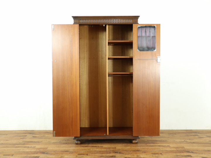 棚付きの便利な構造 ワードローブ 58557 アンティーク家具 ウェブ