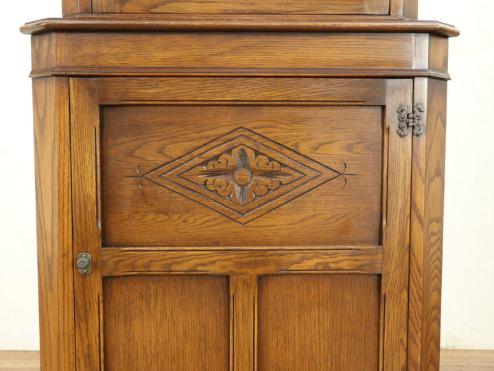 明るめの色もポイント コーナーキャビネット 58729 アンティーク家具