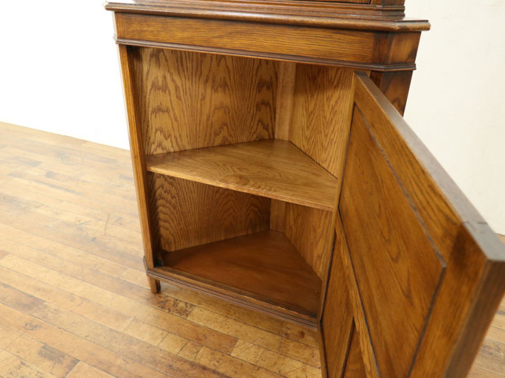 明るめの色もポイント コーナーキャビネット 58729 アンティーク家具