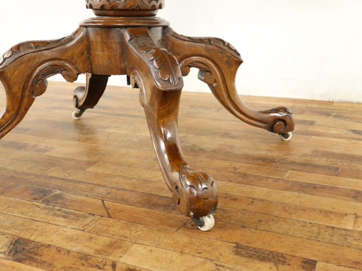 優雅なクォータリング、チルトトップテーブル（ルーテーブル/loo