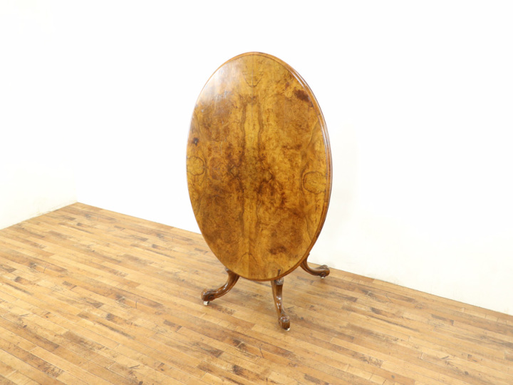 優雅なクォータリング、チルトトップテーブル（ルーテーブル/loo table