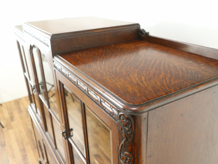 面取りガラスと印象的なデザイン 6枚扉 ブックケース イギリス