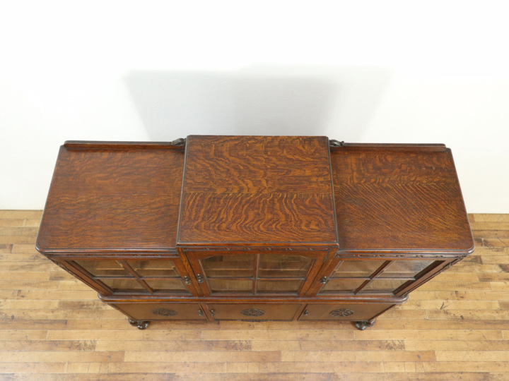 面取りガラスと印象的なデザイン 6枚扉 ブックケース イギリス