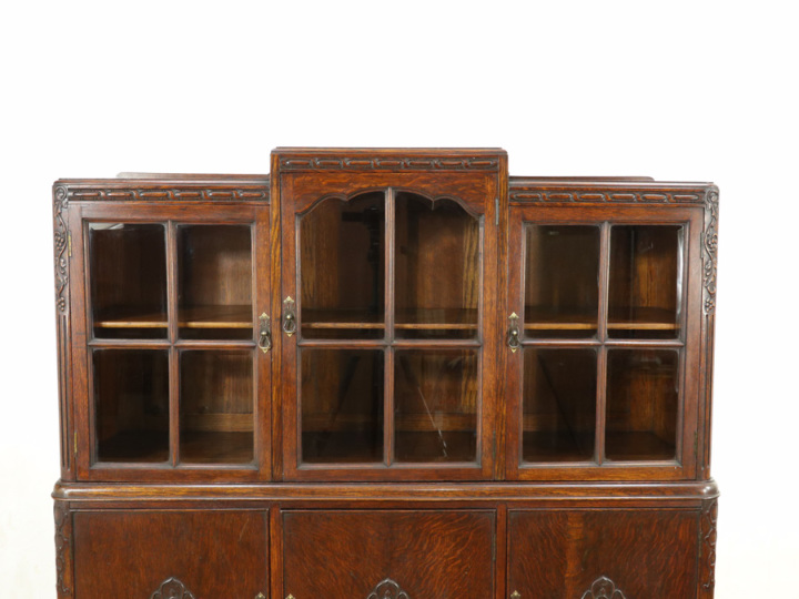 面取りガラスと印象的なデザイン 6枚扉 ブックケース イギリス