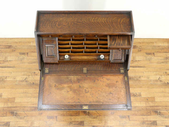 美しい曲線を描くストレッチャー、憧れが詰まったイギリスアンティーク