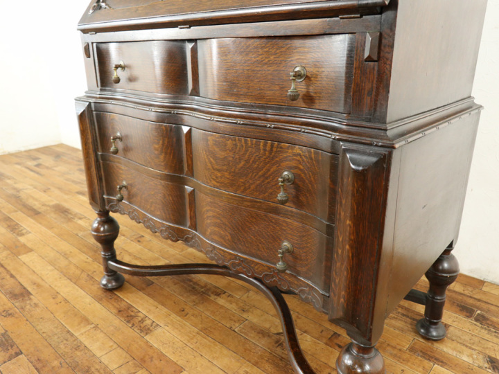 美しい曲線を描くストレッチャー、憧れが詰まったイギリスアンティーク