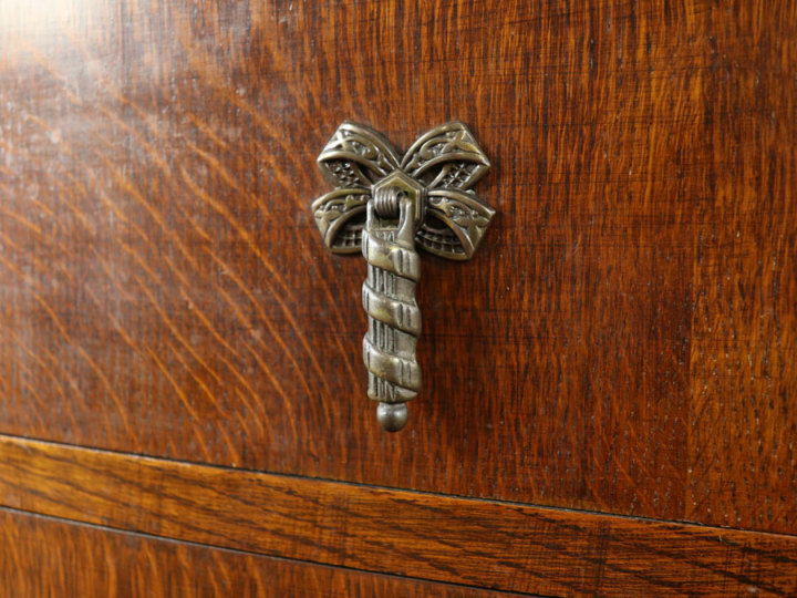 オーク材の虎斑も美しい アールデコチェスト 58888 アンティーク家具