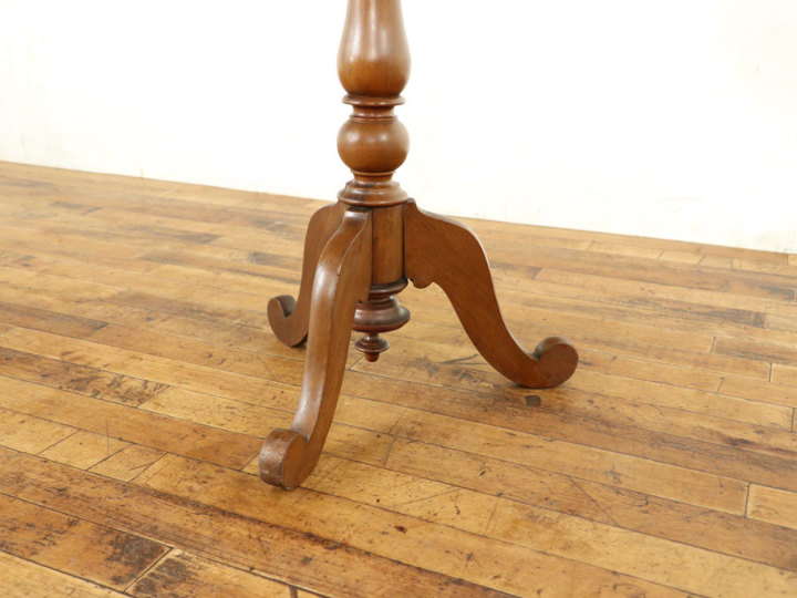 ありそうでないサイズとデザイン サイドテーブル 59014 アンティーク