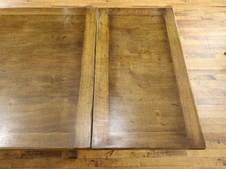 ちょっと大きめサイズのイギリスアンティークドローリーフテーブル