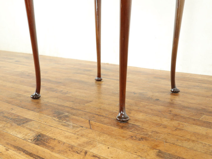 天板再塗装済み マホガニー材使用の丸型天板サイドテーブル 59123