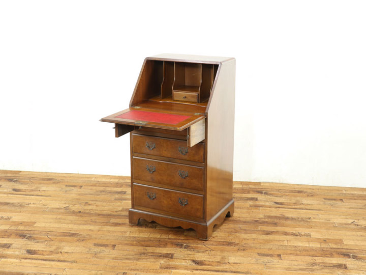 小ぶりなサイズと美しい杢目 ライティングビューロー 59164