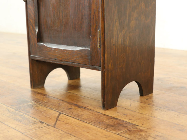 扉収納付きマガジンラック 59166 アンティーク家具 ウェブサイト商品