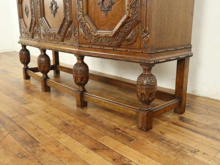 ブドウの彫刻 奥行きちょうど良く イギリスアンティーク家具