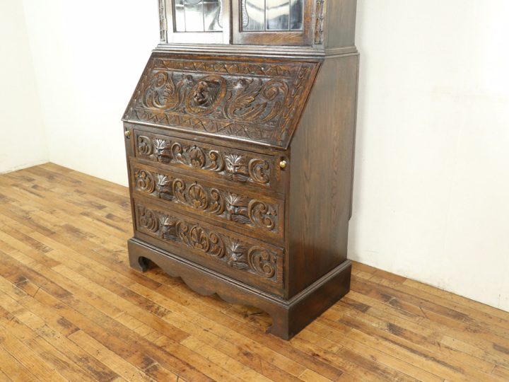 圧倒的存在感 ステンドグラスも魅力 イギリスアンティーク