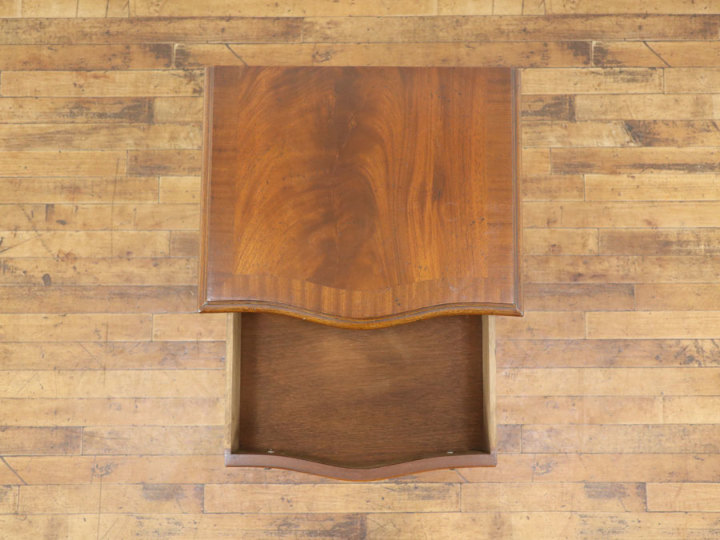 サーペンタインフロント サイドチェスト 59412 アンティーク家具