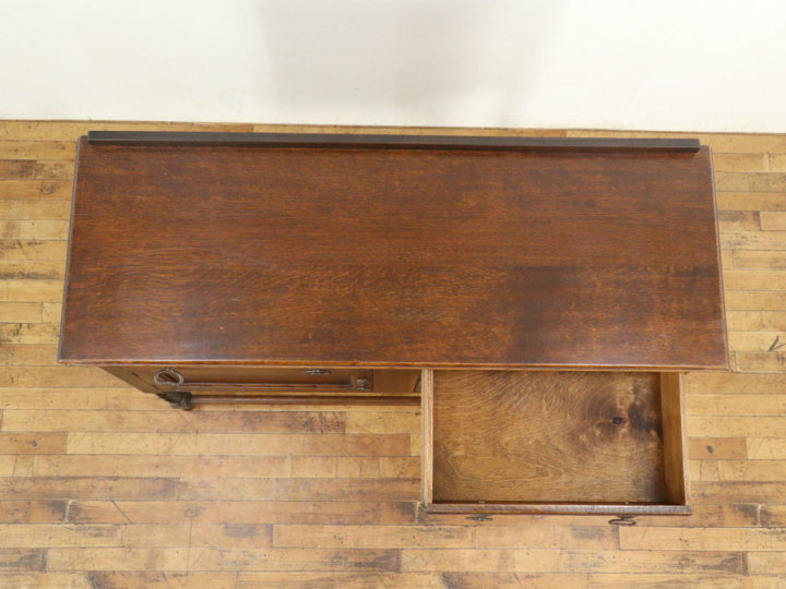 シンプルを極めた イギリスアンティークサイドボード 59497