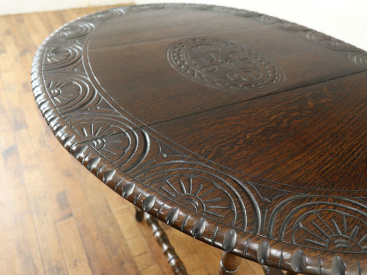 天板の彫刻も美しい 天板拡張式サイドテーブル 59531 アンティーク家具