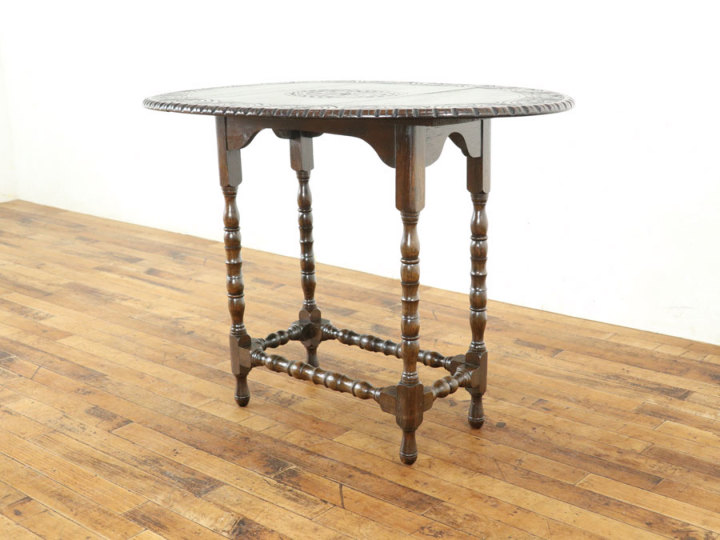 天板の彫刻も美しい 天板拡張式サイドテーブル 59531 アンティーク家具