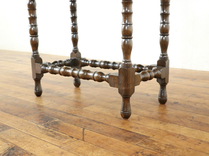 天板の彫刻も美しい 天板拡張式サイドテーブル 59531 アンティーク家具