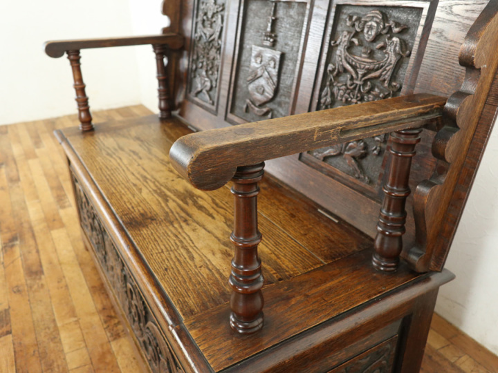 うっとり眺めて座って思索 イギリスアンティーク家具 モンクスベンチ