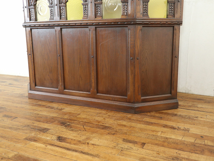 英国　高級家具 OLD CHARM WOOD BROTHERS バーカウンター Old Charm Wood Bros Oak Bar from the Tudor Range. Made in 2