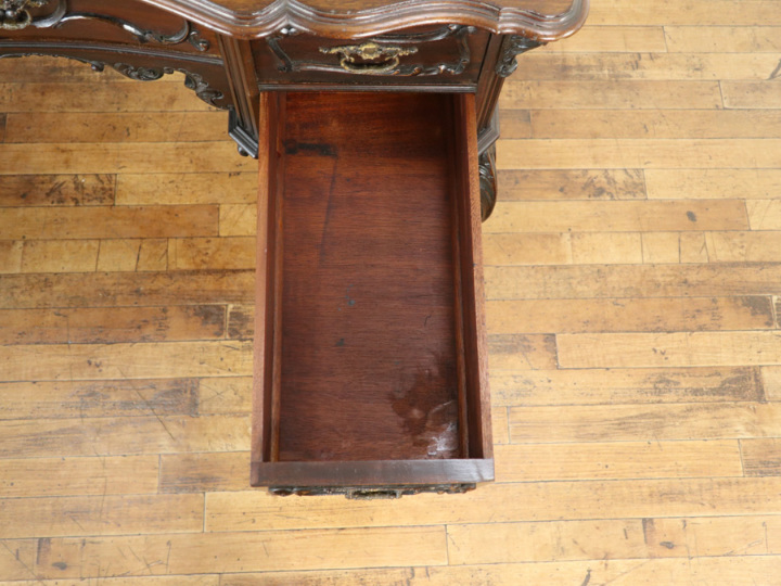 木 大木 インテリア アンティーク イギリスアンティーク家具ならではの華やかさ ビクトリアン デスク