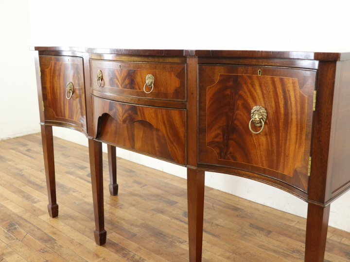 マホガニー材の美しい表情をたのしむ 英国サイドボード 59803