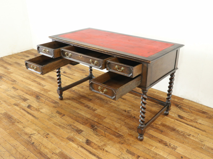 ツイストレッグも魅力 イギリスアンティーク家具 デスク 59839